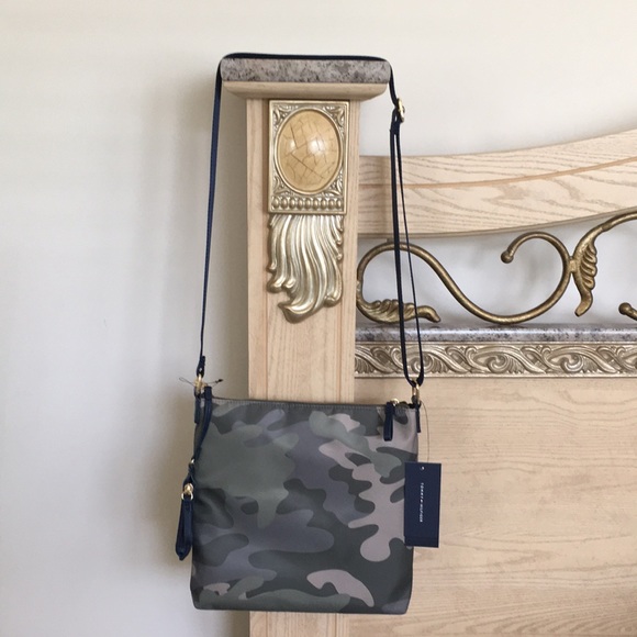 Tommy Hilfiger Army Nylon Crossbody - Picture 7 of 14